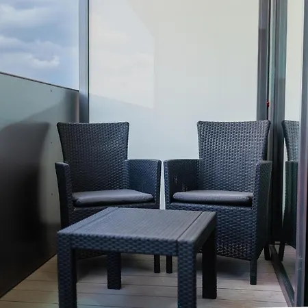 Hanza Sky Apartman *